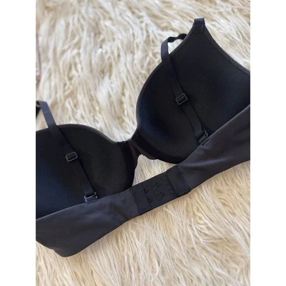 SKIMS Black Contour T-Shirt Bra - Picture 6 of 7